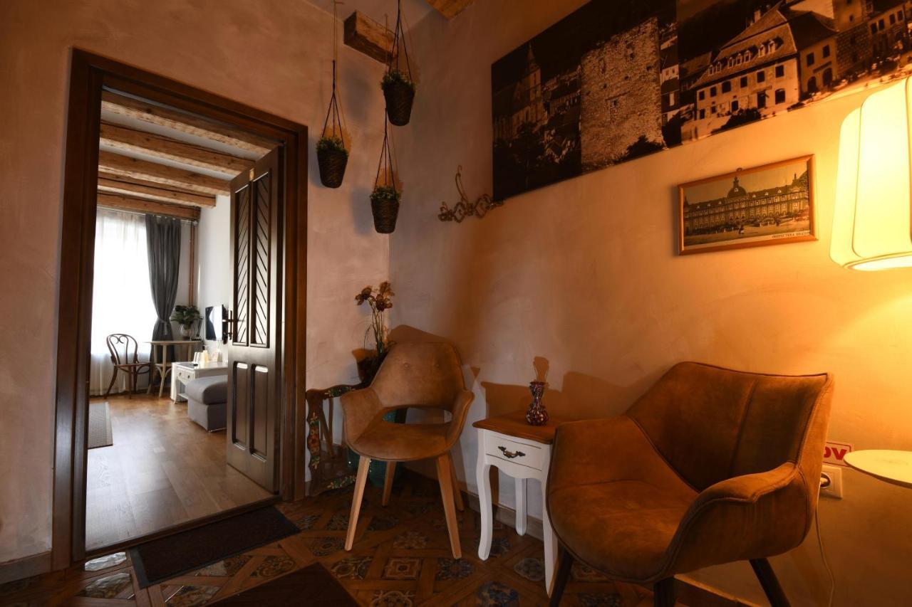 Wood House Republicii Hotel Braşov Eksteriør billede