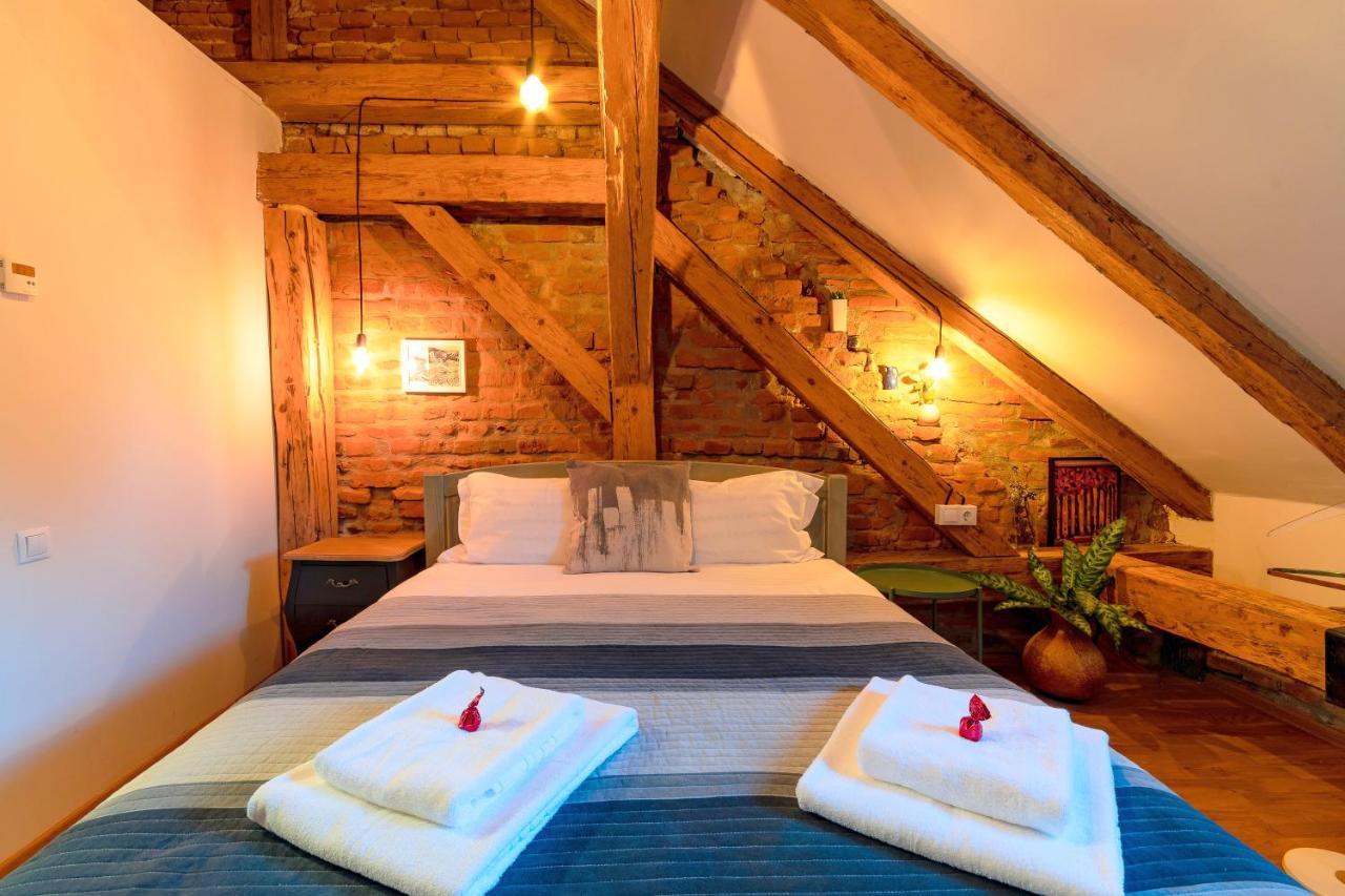 Wood House Republicii Hotel Braşov Eksteriør billede