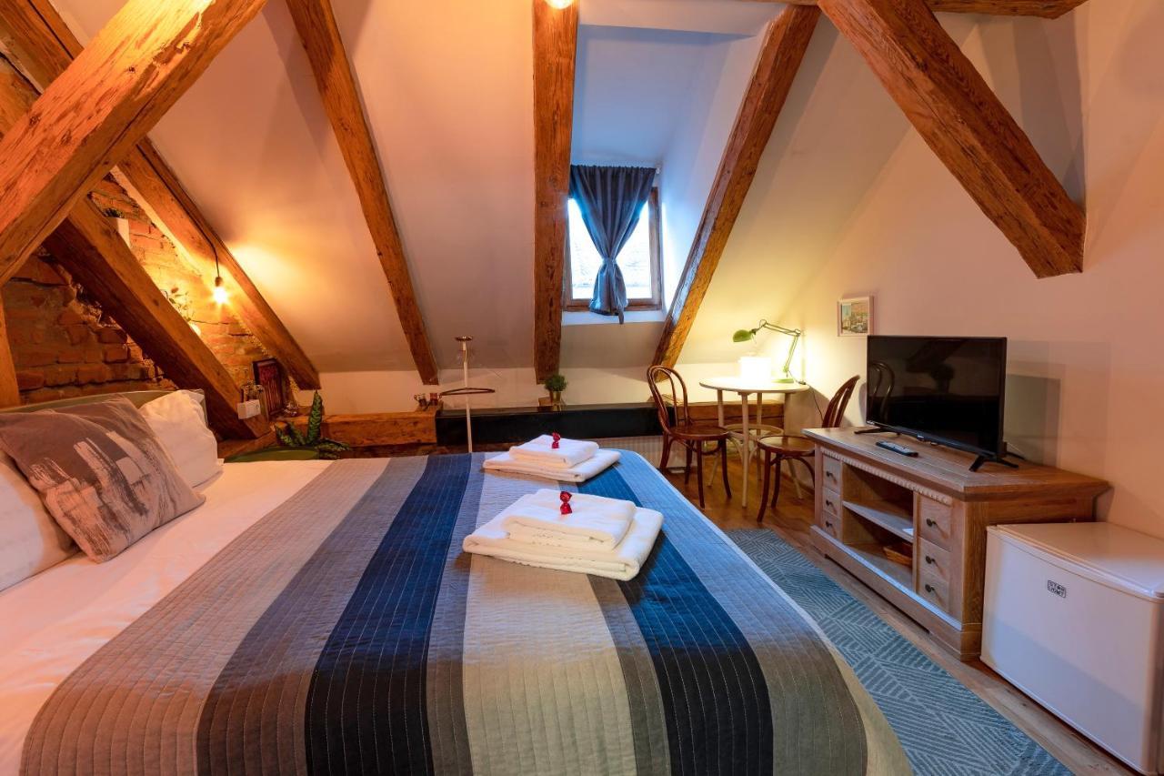 Wood House Republicii Hotel Braşov Eksteriør billede