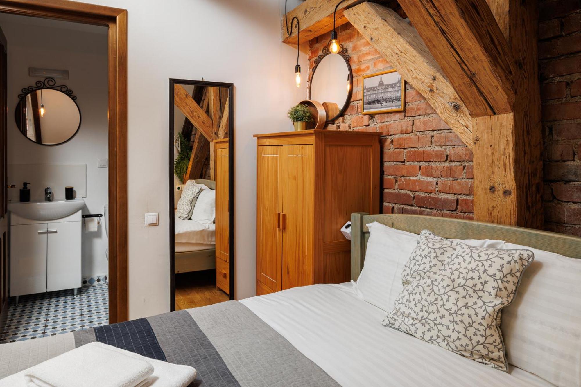 Wood House Republicii Hotel Braşov Eksteriør billede