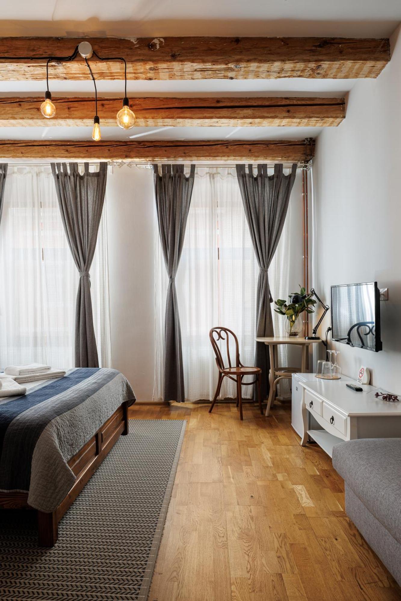 Wood House Republicii Hotel Braşov Eksteriør billede