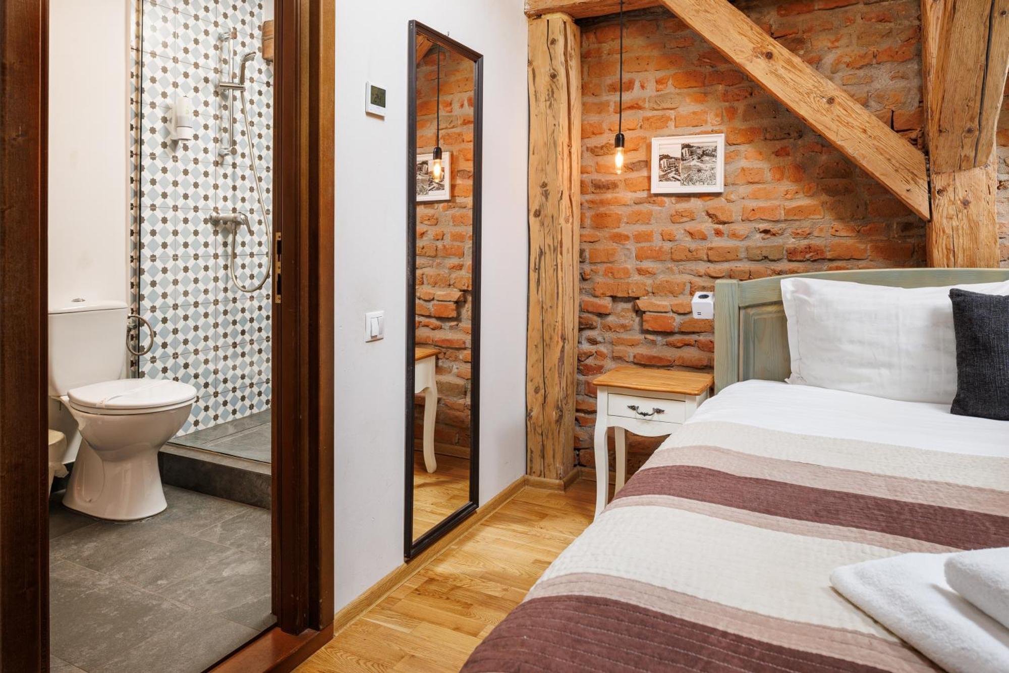 Wood House Republicii Hotel Braşov Eksteriør billede