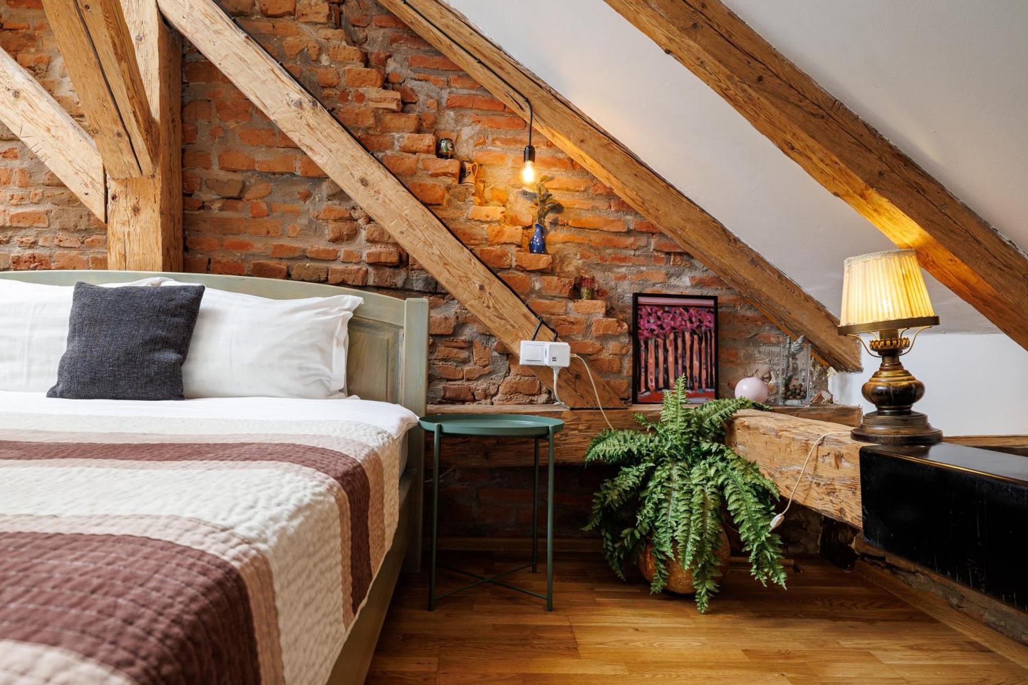 Wood House Republicii Hotel Braşov Eksteriør billede