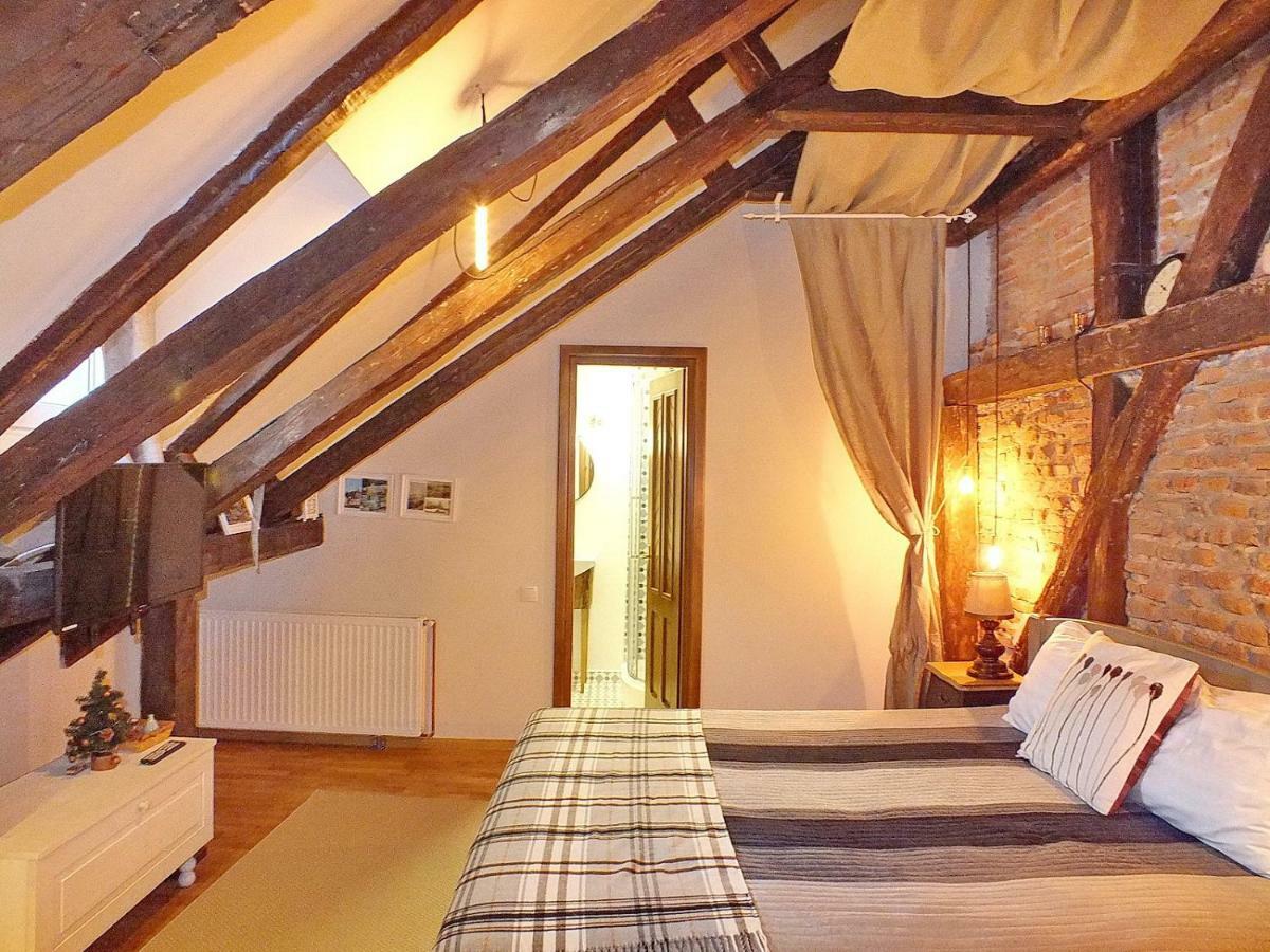Wood House Republicii Hotel Braşov Eksteriør billede
